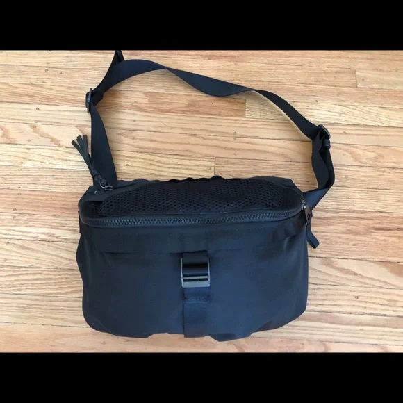 Lululemon Athletica Black Crossbody Bag - Picture 3 of 8